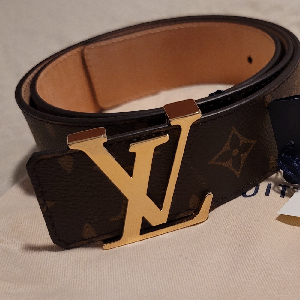 Brand new authentic Louis Vuitton logo belt